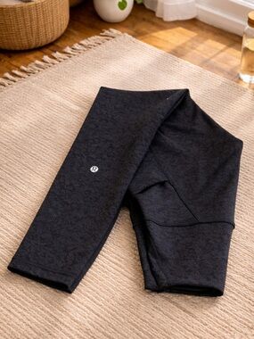 Lululemon Wunder Train 25” Blaze Black Patterned Leggings Size 4